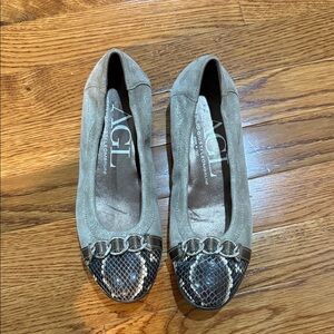 AGL Women's Taupe and Snakeskin Flats